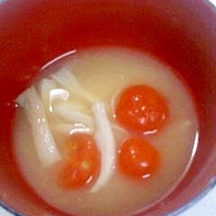 エリンギとトマトの味噌汁